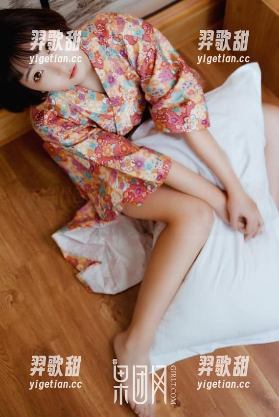 GIRLT果团网 - 尹意纯粉色套图更新，你准备好迎接这场视觉轰炸了吗？
