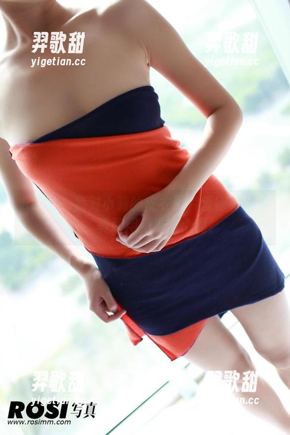 ROSI - 我对小莉的皮衣照片爱得有点上头，真敢用免费这个词！