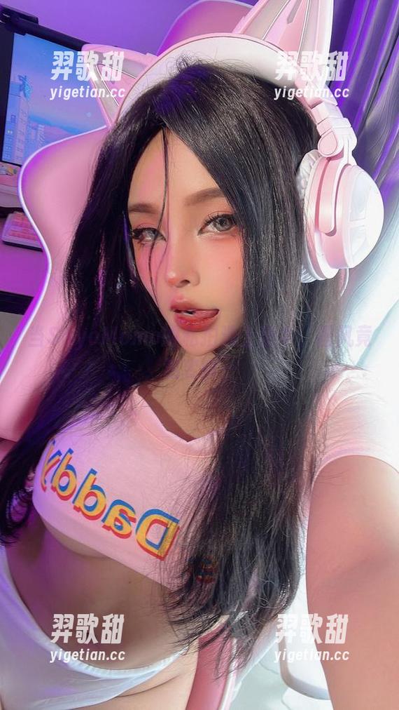 SayoMomo 当SayoMomo的私拍遇上奶牛,画风竟然变得…