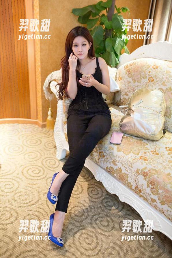 TuiGirl推女郎 - 夏倪可的福利写真，御姐风格得让人咕咕之声不断，真的是辣到不行啊。