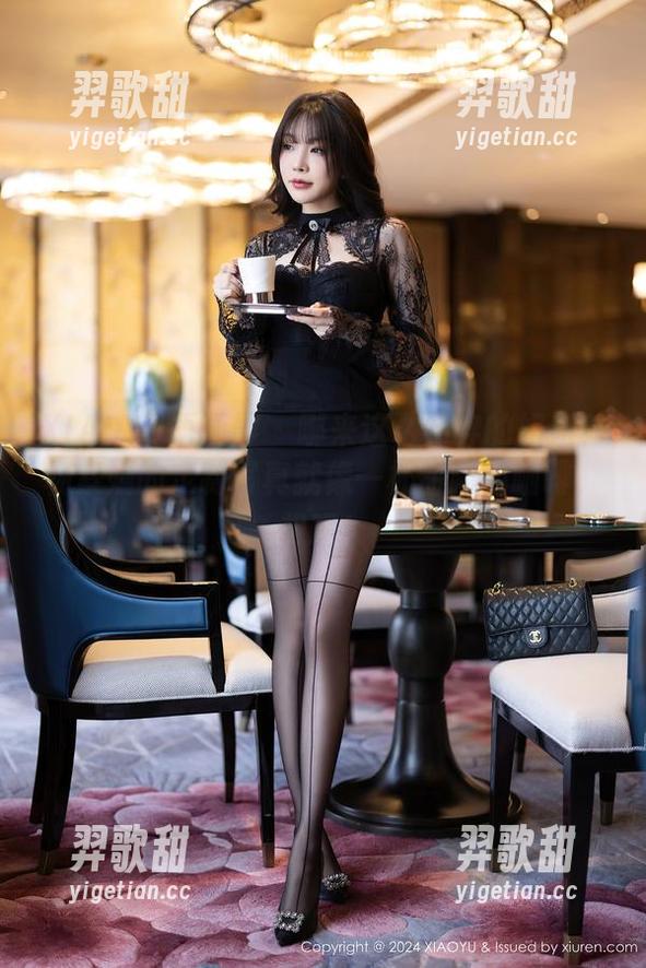 XIAOYU语画界-杨紫嫣 XIAOYU语画界 - 哪来这么会穿的姐姐?杨紫嫣的定制写真就像一杯甜腻的咖啡,想喝!