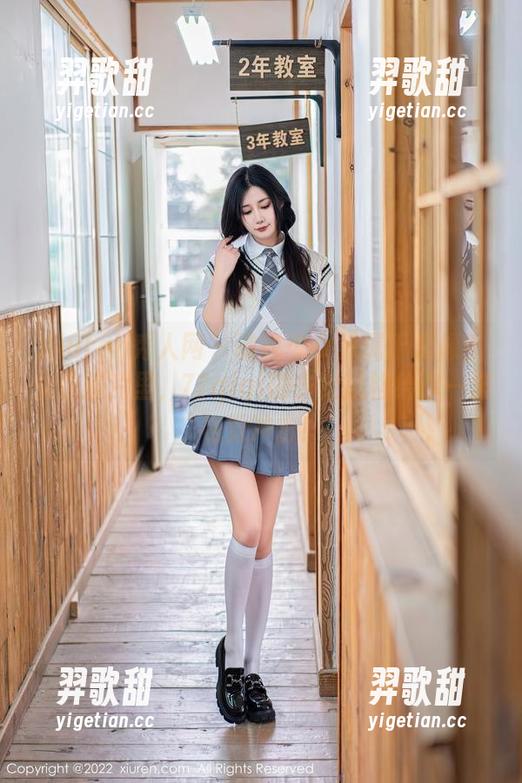 Xiuren秀人网 - 谁说少女只属于偶像？免费照片里，77qiqi的少女风格给你一波视觉冲击！