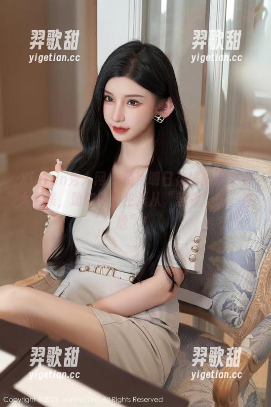Xiuren秀人网 - 免费明日花桃桃职业装大合集，助你职业生涯从“蓝领”转“超尬”！