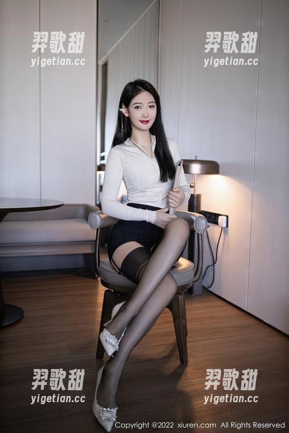 Xiuren秀人网 - 下载月野兔美妞的水手服合集——一波水手服吸引的眼球，别忘了备用饮料哦。