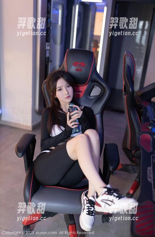 Xiuren秀人网-白白Alina Xiuren秀人网 - 合集里的每一寸,都是白白Alina的细腻美足,细节让人沉迷
