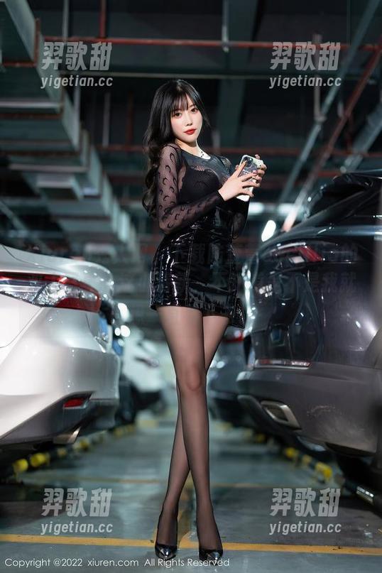 Xiuren秀人网 - 下载陆萱萱cecillia的双人写真的这小清新，不知道是不是我就想一直看下去。