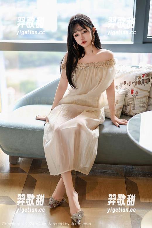 YouMi尤蜜荟 - 是小逗逗空姐样子的原图，分享完你会发现，自信就是她的十万米高空。