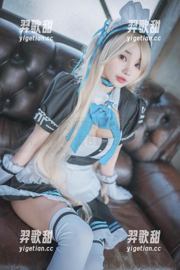 唔，Zzyuri的新写真：松紧清爽蓝的照片，或许每个蓝色都在轻声自白？
