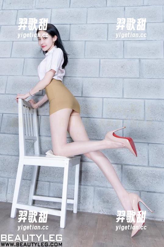 beautyleg - 在原图中，Ruby是个大胆的冒险家；在套图里，竟成为了豹纹界的女王。