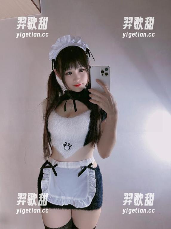 miko酱ww 在私房相册里,miko酱ww和死库水的图片组合,有点意外的画面感!