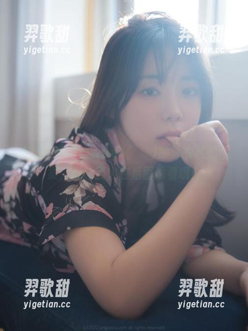 小心！这可是wuyo(우요)的泳衣私拍合集，别让别人在后面偷看哦！