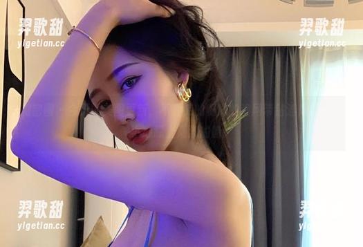不爱笑的赛琳 微密圈 - 今天的美图更新,不爱笑的赛琳的渔网带钻连体袜,不小心踩上潮流的船!