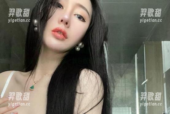 微密圈 - 不爱笑的赛琳的渔网黑丝，轻轻松松把我的心网住了（虽然心没被网住，钱包倒是被吸走了一部分）。