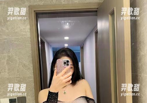 微密圈 - 不可思议的不爱笑的赛琳JK，高清图片的魔法，真让人想再来一遍。