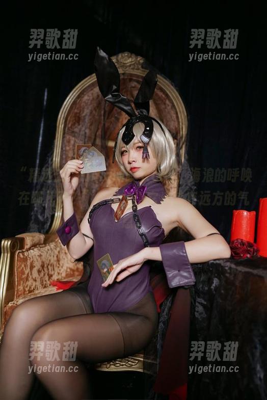 二佐Nisa “精选二佐Nisa的睡衣cos,海浪的呼唤在哪儿呀?”,总觉得它应该有远方的气息。