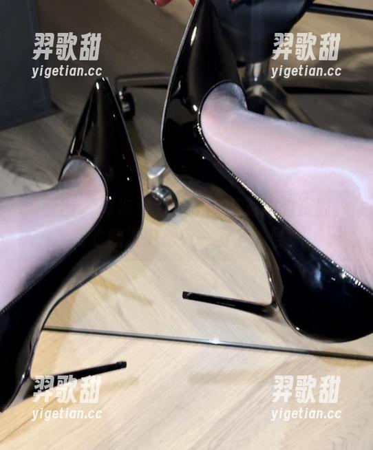 微密圈 - 每次看到保守的二舅妈的资源，我的脑海中都有一万个问号！