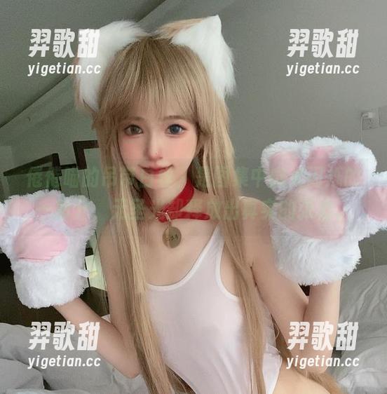 倦倦喵 倦倦喵的吊带白丝,是图集中微光闪烁的一部分,无圣光却释放出真实的张力。