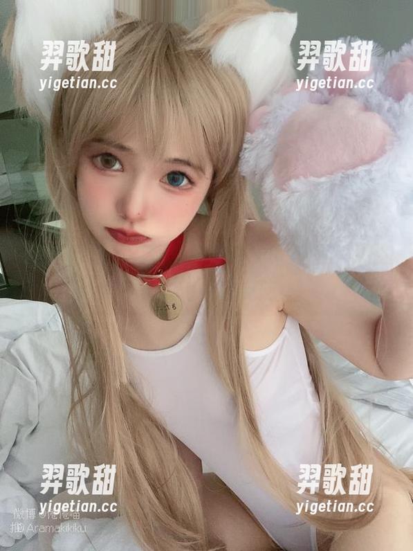 倦倦喵 在高清画质中,“倦倦喵”竟然和校服形成了别种化学反应?