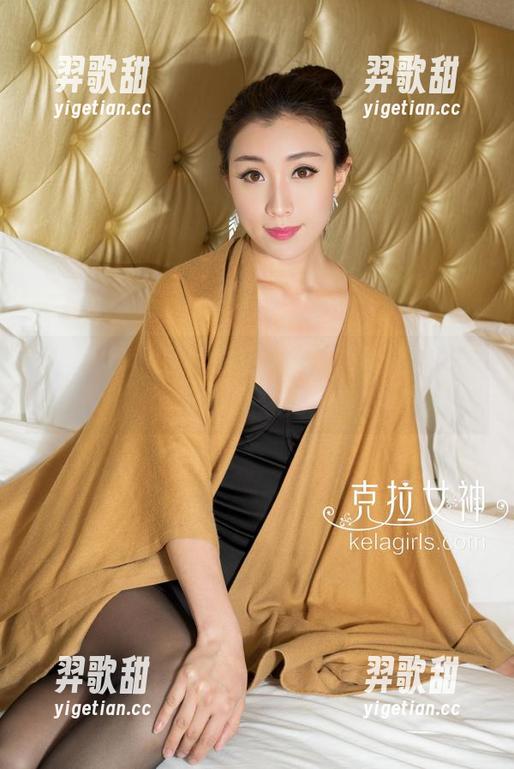 克拉女神 - 吕佳的空姐写真，谁说只能在飞机上遇见？