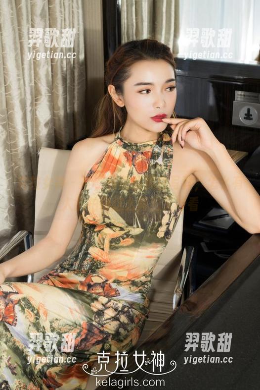 克拉女神 - 哇，柯瑾的黑白写真，怎么有人能拍得这么简约又好看
