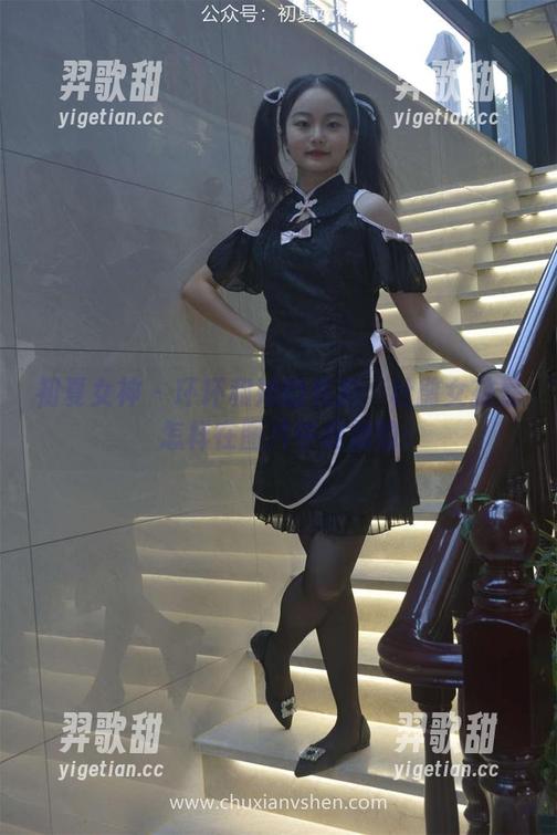 初夏女神 - 环环和她的私拍：杜鹃女孩是怎样在图片中绽放的