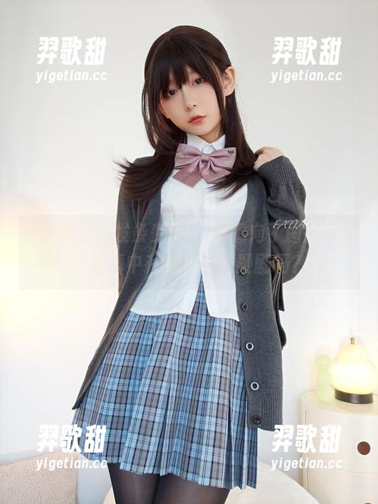 什么情况，发条少女yoki看向了图片深处，脑海中在想什么悬疑剧吗？