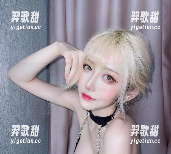 啾小妍STYLE？金发芭比让原图都忍不住掏出手机自拍，自愧不如！