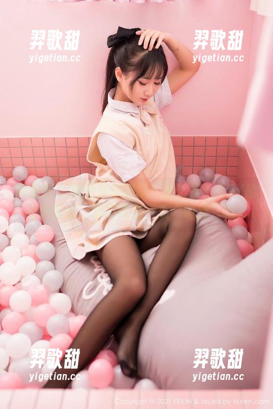 嗲囡囡 - 职业装新解锁！施忆佳KITTY的最新图集，职场需要一点“调皮”吗？