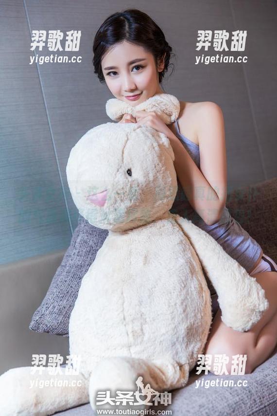 头条女神-周思超 头条女神 - 这么一看,周思超真的把女仆的气质演绎得淋漓尽致,走入高清图包!