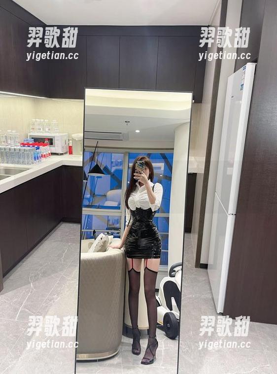 微密圈 - 体操服+奔跑的晶骡儿=绝妙壁纸！真想把她放在壁纸上，随时欣赏。