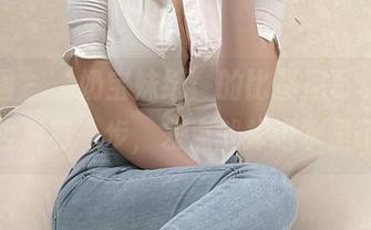 微密圈 - ‘奶宝妹纸’的比基尼写真，离水边只有一步，差点就掉进水里了！