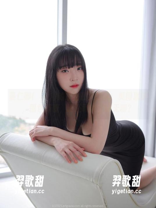 姜仁卿(강인경)的职业装大作战：美图联萌，图包捧糖，谁还敢说上班无聊？