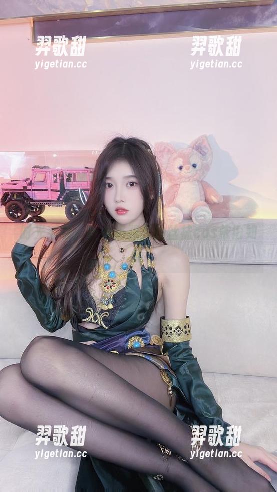小小奶瓶儿 时光不老,小小奶瓶儿的丝袜cos依旧如新