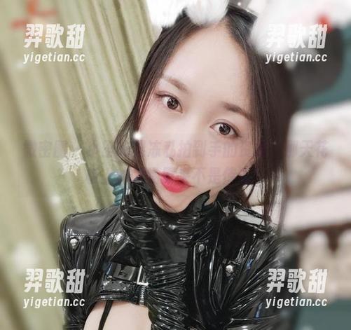 微密圈 - 小玉吃果冻私拍到手的资源，那天花板上的尤物原来不是传说！