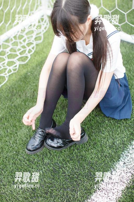 少女秩序 - 掀开鹿可比基尼全套图集，夏天真成熟又俏皮！