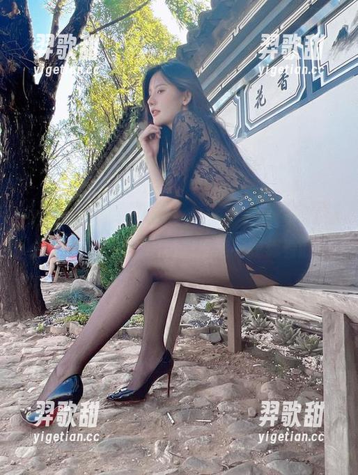 微密圈 - 酒台黑丝的美图，就是阿朱啊又给我们上了课，图包里肯定有我想看的！