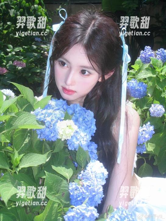 怡子yiii，这款蕾丝到底借鉴了几百年？图包跟原图对比太有意思了！