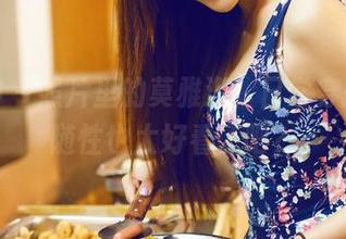 推女神 - 照片里的莫雅淇，日常穿搭这么随性也太好看了吧？