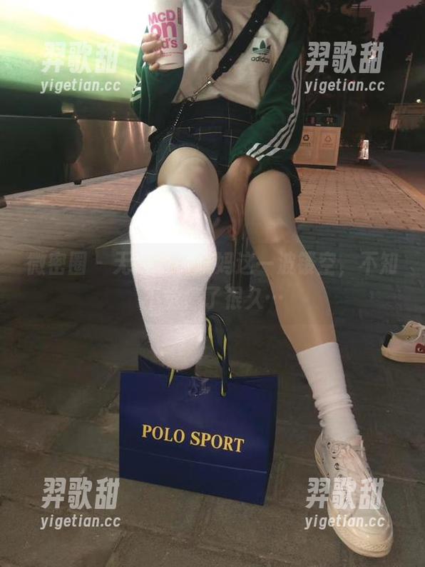 微密圈 - 无敌哒小姨妈这一波镂空，不知不觉停了很久…