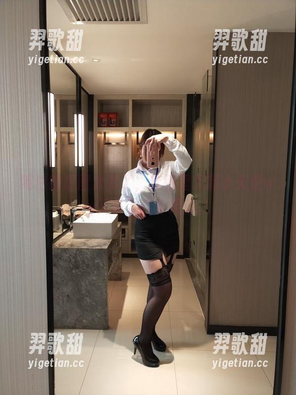 纯白的原图太赞了，套图里无颜小天使wy又多了几分灵动。