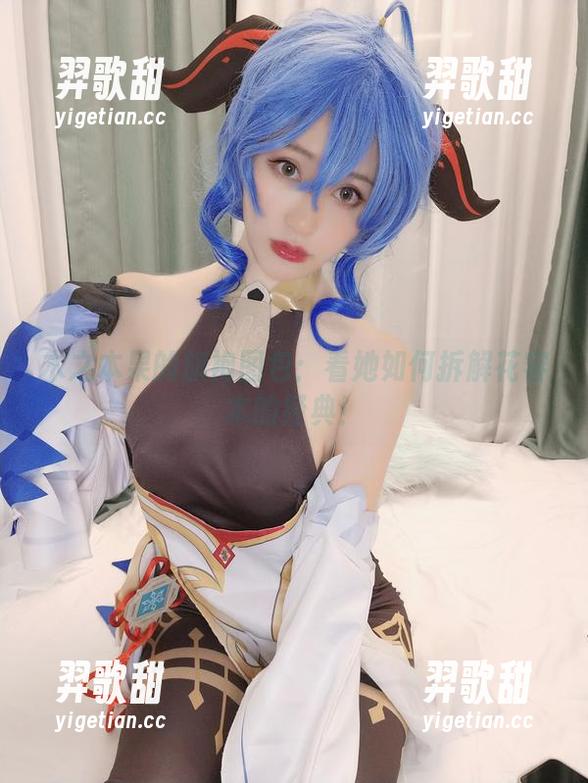 木之本果 木之本果的旗袍图包:看她如何拆解花容本的经典!