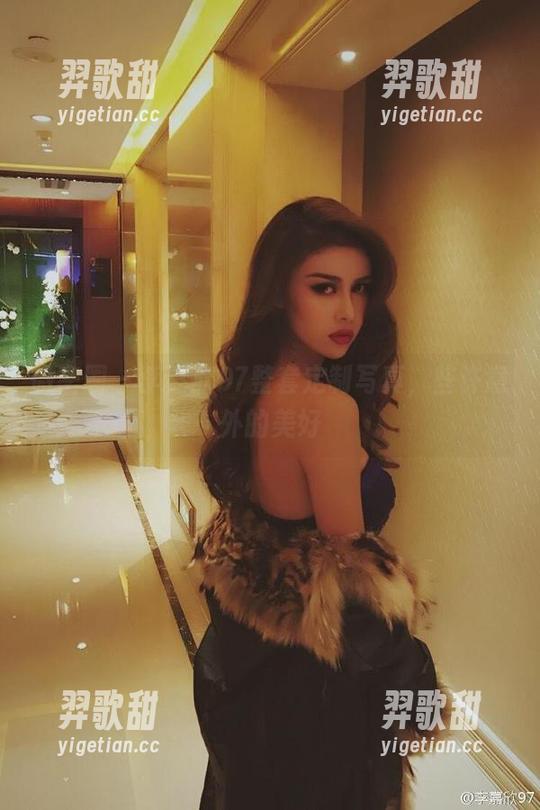 微密圈 - 李嘉欣97整套定制写真，些许意外的美好