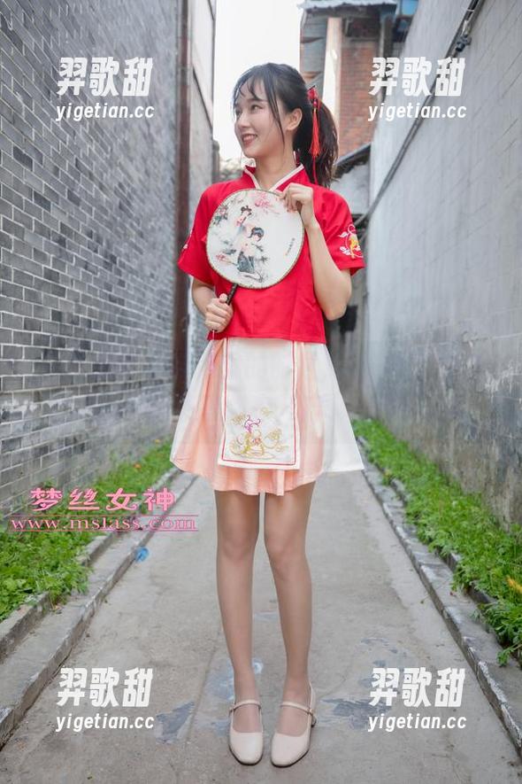 梦丝女神-玥玥 梦丝女神 - 逛网盘的时候,哦!玥玥的白色丝袜合集等你来开启,一探究竟