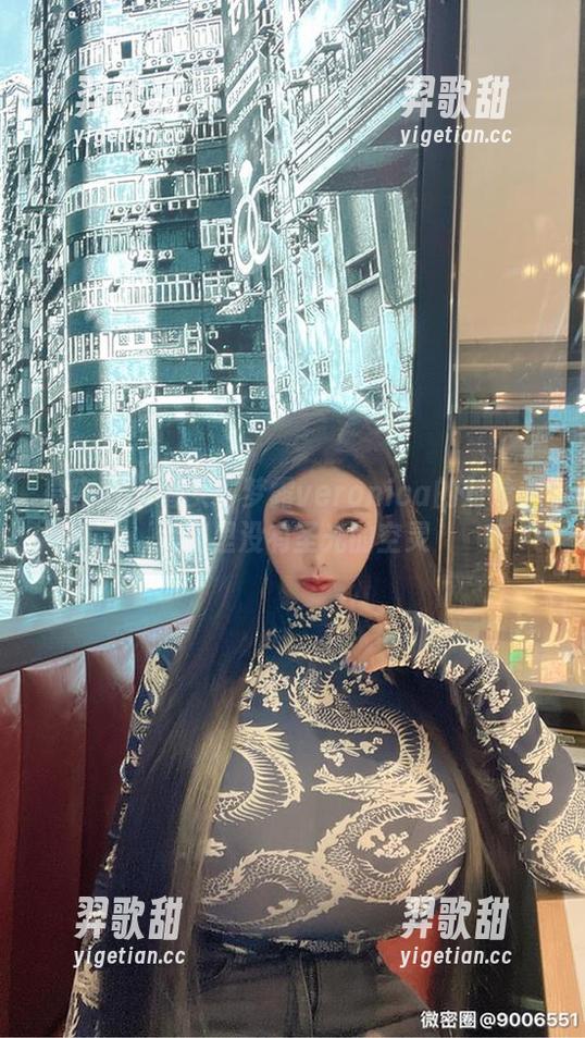微密圈 - 修女与梦露veronica的对峙：美图里没有圣光的空灵