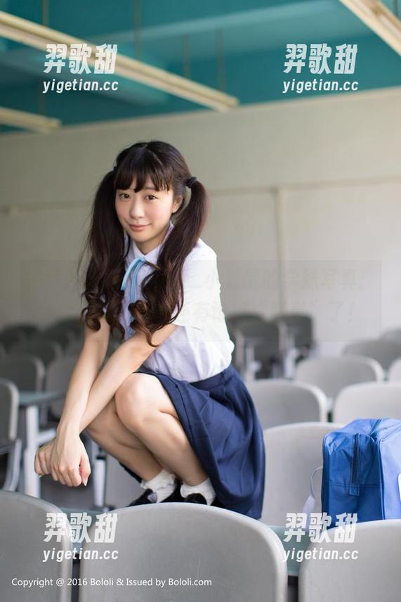 波萝社 - Monkey_小潘鼠的学妹写真：你得看看，图中还有谁被“吸引”了！