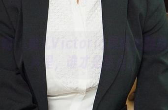 爱尤物 - 果儿Victoria眼镜大翻盘：照片里，谁才是焦点？