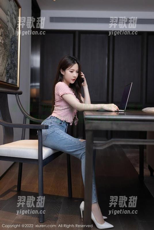 秀人网 - Demon瑶瑶的万圣节：无圣光的图集，难得的黑暗美丽展现。