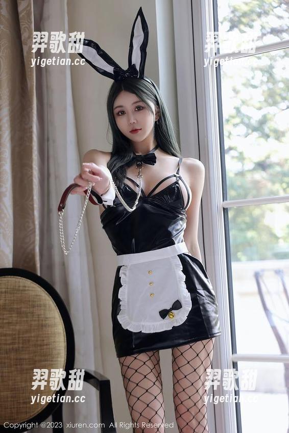 秀人网-MOON嘉依 秀人网 - 图片里的MOON嘉依花嫁,时而温柔,时而妖厉,让我不禁想多停留一会儿。