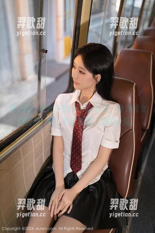 秀人网-nancy小姿 秀人网 - 美图中的nancy小姿,身穿修女袍的那一瞬,完全颠覆了我的认知。