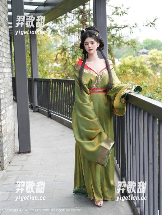 秀人网 - 从图包看到的筱慧icon，天台怎么这么会摄影？